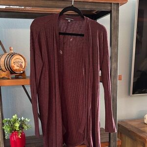 American Eagle Women's Burgundy Cardigan EUC